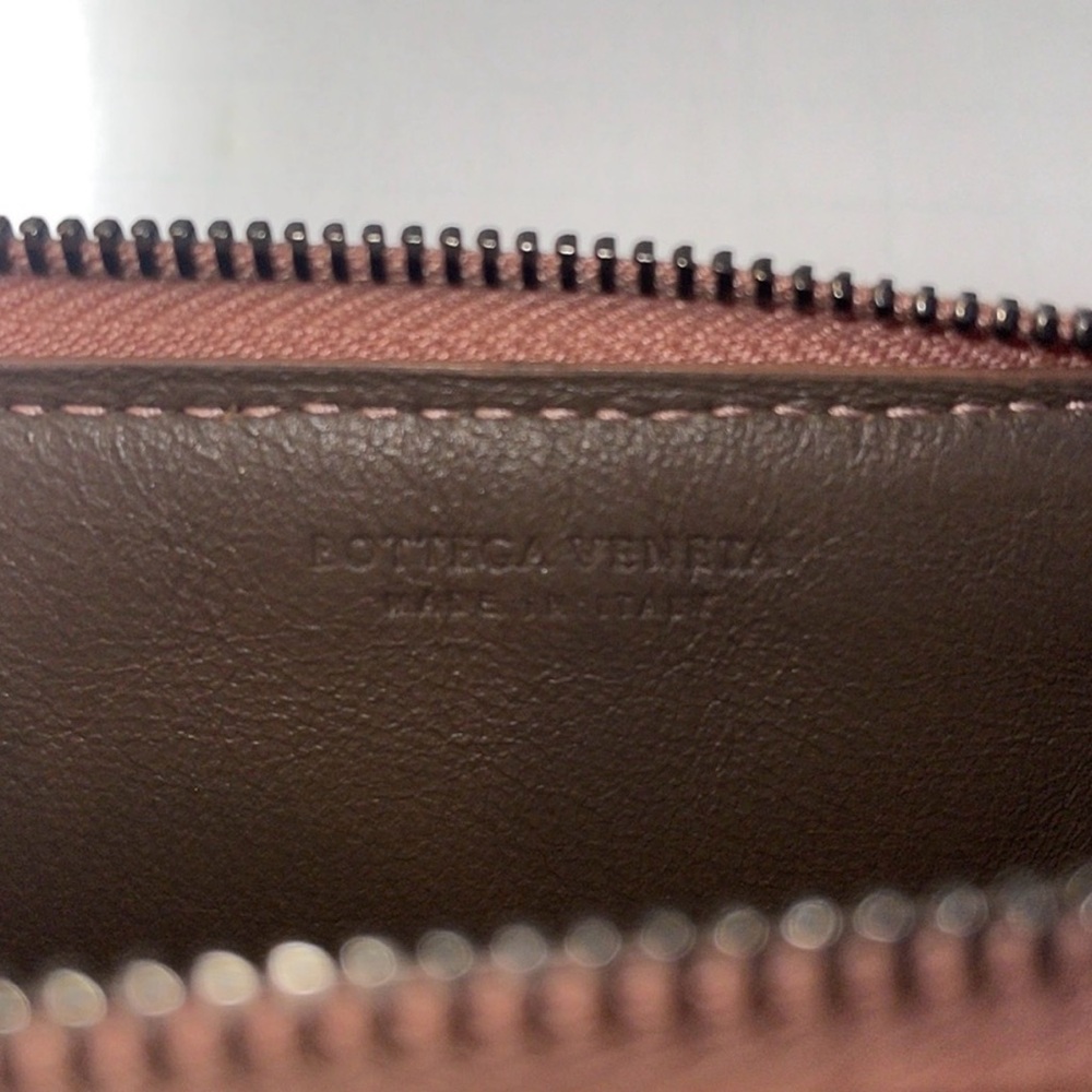 Bottega Veneta Rose Gold Leather Wallet - Picture 8 of 10